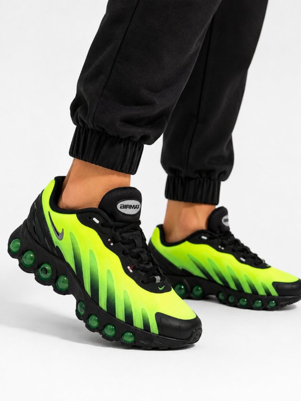 Nike Air Max Dn Men’s Sneakers Volt Green Black Low Top Athletic Shoes Size 9